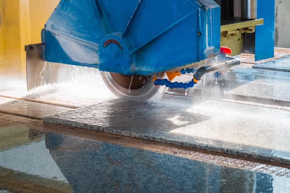 Cutting granite deals with angle grinder